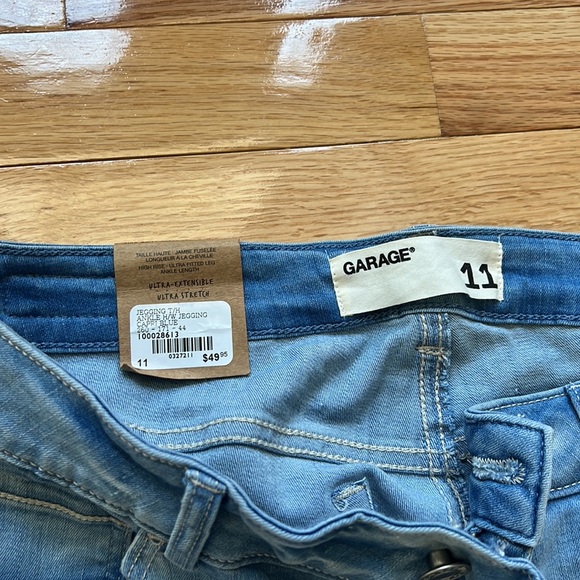 Garage Skinny Jeans. - Picture 4 of 5